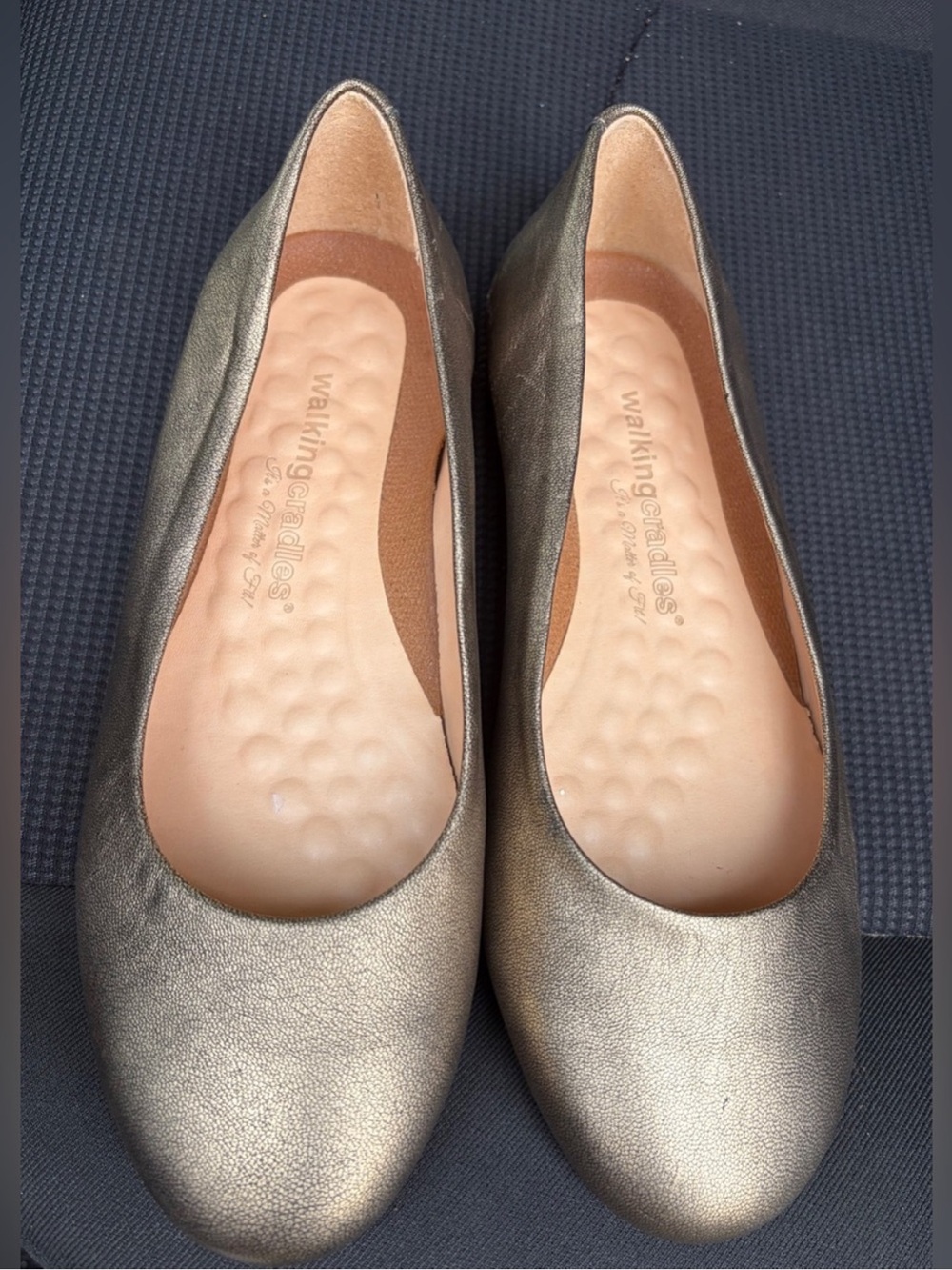 NWT. Walking Cradles Metallic Gold Ballet Flats genuine leather made Brazil .